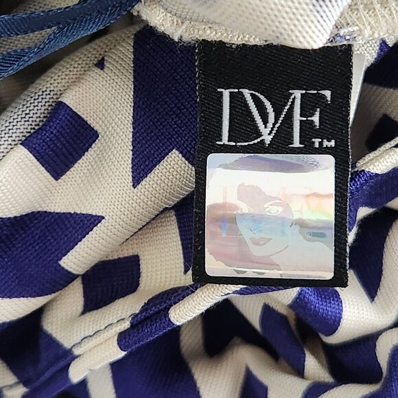 Diane Von Furstenberg 100% Silk Dress Women's Size 0 Blue and Beige Mini - Picture 7 of 8